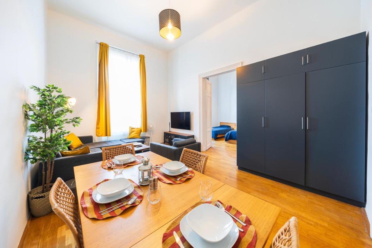 Shining Bright Two Bedroom Apt Next To Andrassy Ave Budapest Extérieur photo